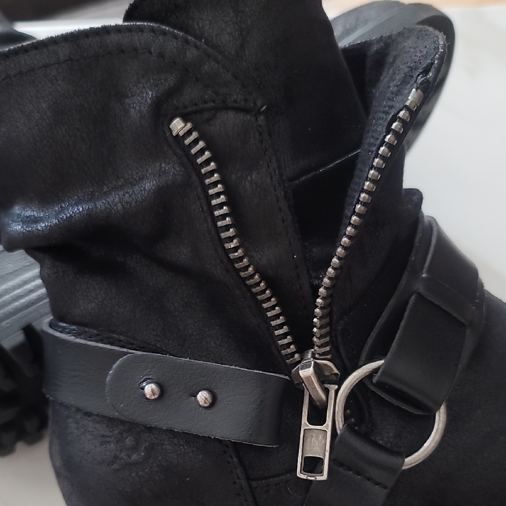 BULLBOXER 9 Black Casual Grunge Indie Y2K EUC Moto Combat Chunky Heel Ankle Boot - Picture 7 of 15